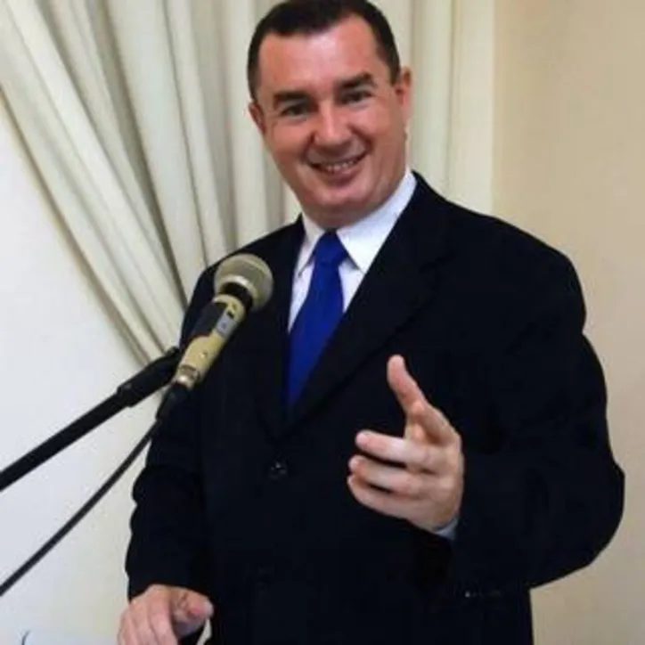 CARLOS CONCE, uma das principais referências em oratória do país, prepara novo curso de comunicação para alta performance, com início no mês de março

