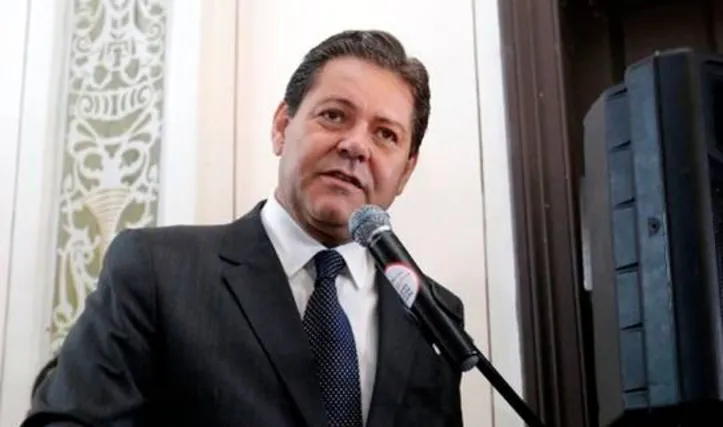 KENNEDY CALHEIROS, presidente da Associação Comercial de Maceió, comemora o sucesso da campanha Natal Premiado, que na última quarta-feira premiou 43 pessoas e teve mais de 6 milhões de cupons colocados no caminhão da sorte