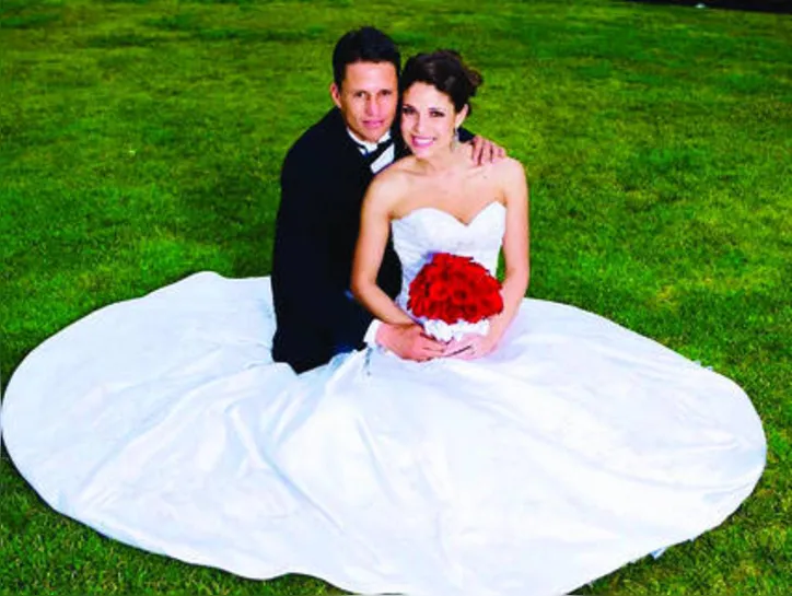 Direto da Terra de Tio Sam, ALYSHA+MARCIO CANAVARRO brindaram 12 anos de casados