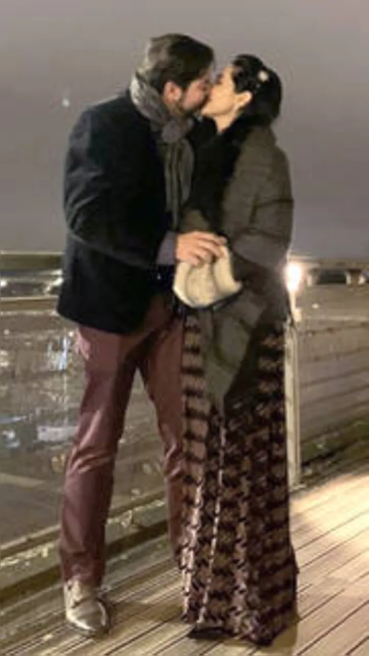 ... os médicos ANA+HENRIQUE MALTA renovam a paixão em plena Pont des Arts, em Paris