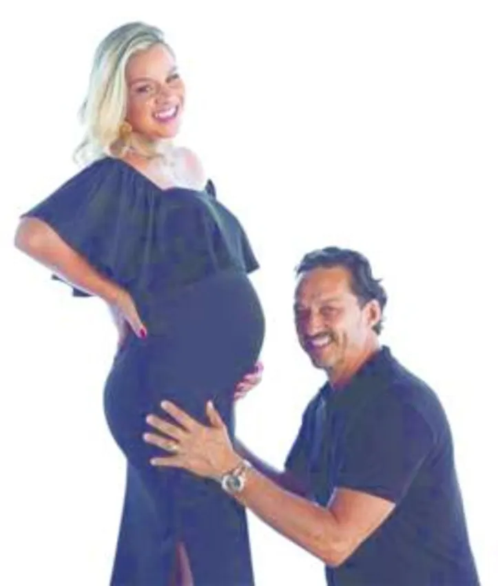 Momento ternura com MORIÁ+GELSON CERUTTI esperando o pequeno João Luiz