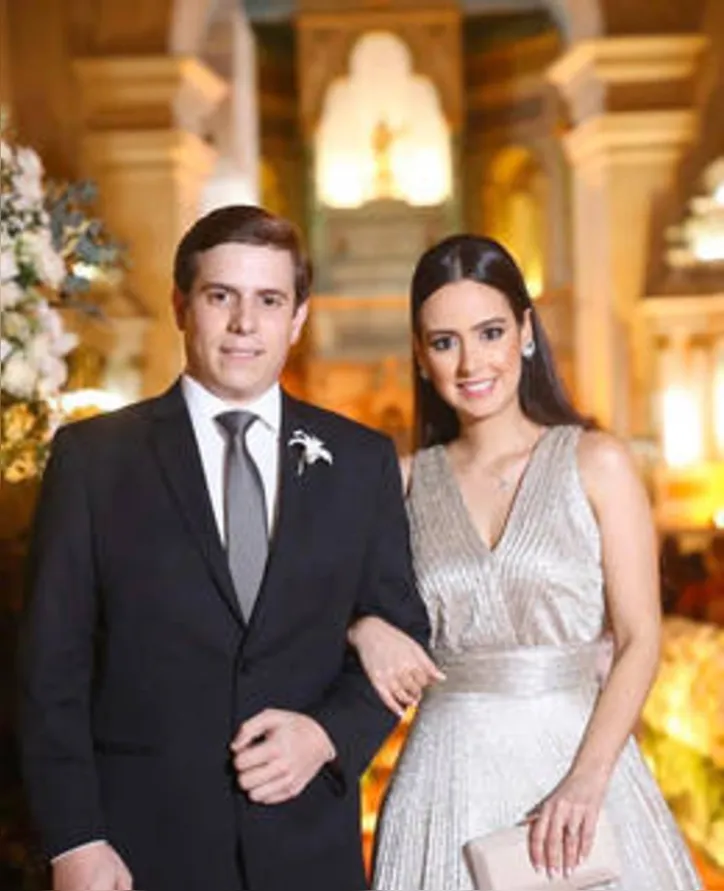 ARTHUR ALBUQUERQUE+RENATA ROCHA sobem ao altar hoje - com Eva Amaral assinando a décor e Leninha Machado o menu