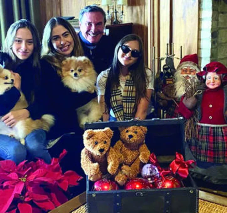 O Natal de FERNANDO+CAROLINE COLLOR com Cecile e Celine e os cãezinhos (literalmente!) fofos