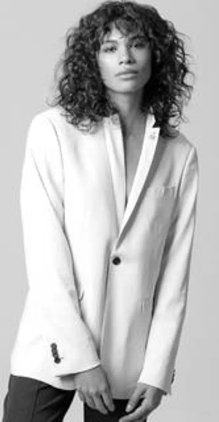 A model alagoana SAYONARA ROMÃO estrelou neo campanha para o Iguatemi