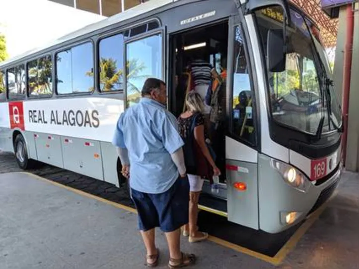 Fluxo de passageiros no terminal rodoviário de Maceió deve crescer até o final do ano