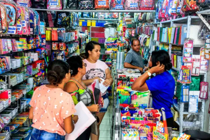 Maceió, 20 de janeiro de 2020  
Compra de  material escolar nas papelarias do centro de Maceió. Alagoas - Brasil.
Foto: ©Ailton Cruz