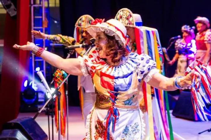 Imagem ilustrativa da imagem SERESTEIROS CELEBRAM TRADIÇÃO E NOVIDADES