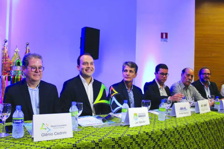 GLÊNIO CEDRIM, JAIR GALVÃO, ANDRÉ SANTOS, THIAGO FALCÃO, GERALDO CÂMARA e grande elenco tomando posse do Conselho para o Desenvolvimento do Turismo em Alagoas junto a entidades do trade – em neo biênio