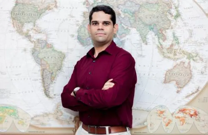 THIAGO NASCIMENTO, professor, palestrante e empresário da Maritime Ship Service, está engajado na luta contra o coronavírus e iniciou as prevenções há três meses por entender os riscos que a doença pode causar nas pessoas, sobretudo naquelas que viajam de navio