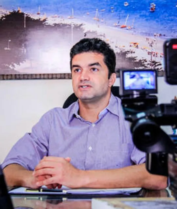 Em live, o prefeito RUI PALMEIRA detalha a prorrogação do decreto com as medidas de prevenção à pandemia. Ao passo que se despede de quatro secretários: Marcelo Palmeira, Eduardo Canuto, Tacio Melo e Vinicius Palmeira