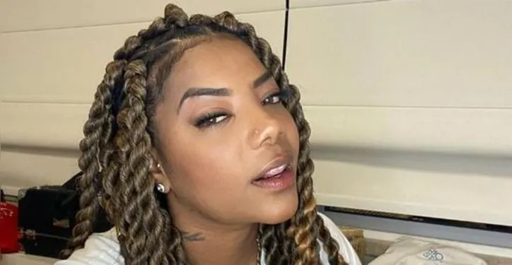 Ludmilla aproveita lives para se aventurar em outros ritmos e mostrar dia a dia