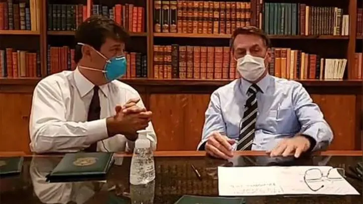 Imagem ilustrativa da imagem INFECTADO, SECRETÁRIO PODE TER CONTAMINADO JAIR BOLSONARO