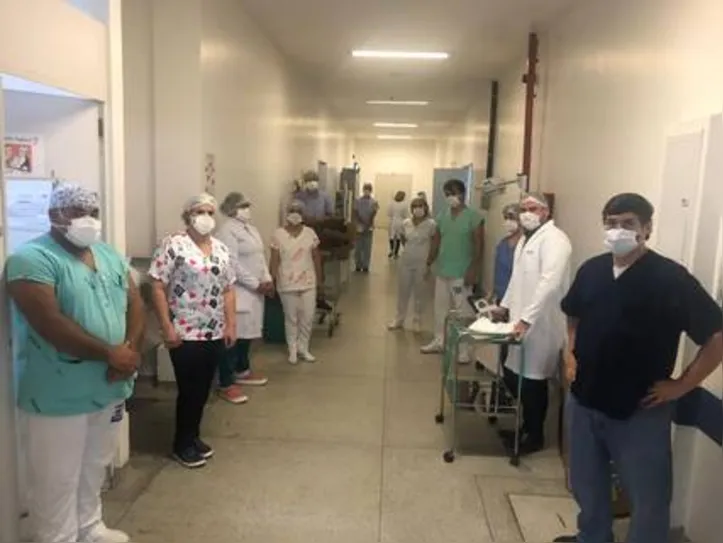 Imagem ilustrativa da imagem Profissionais que atuam na linha de frente contra pandemia do coronavírus relatam desafios