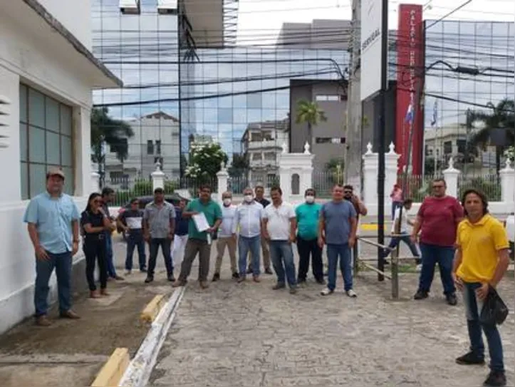 Imagem ilustrativa da imagem TRANSPORTADORES PEDEM AJUDA AO GOVERNO