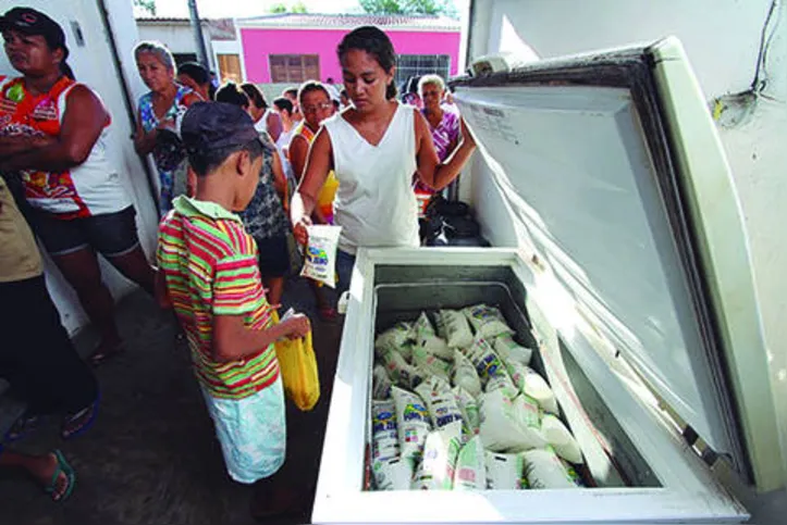 Centenas de famílias estão sem receber o leite após atraso por parte do governo aos produtores que participam do programa