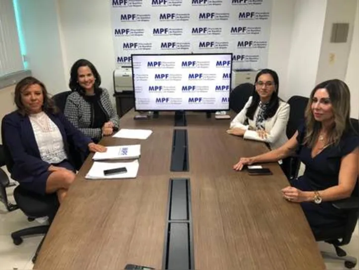 As procuradora da República Niedja Kaspary, Roberta Bomfim, Cinara Bueno e Raquel Teixeira foram as vencedoras do Prêmio República 2020, promovido pela Associação Nacional dos Procuradores da República, na categoria Direitos do Cidadão, pela atuação do Ministério Público Federal de Alagoas (MPF/AL) no caso Pinheiro.