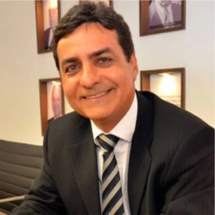 ALFREDO BRÊDA, presidente do Sinduscon-AL, ainda recebendo felicitações pela passagem do seu aniversário na última quinta-feira, conduzirá na próxima terça-feira, 7 de julho, importante debate sobre a gestao de fornecedores na cadeia da construção civil

