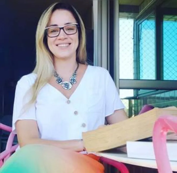 ALESSANDRA CAVALCANTE, corretora de imóveis, com destacada atuação no mercado imobiliário alagoano pela inovação e adaptação às inovações do setor