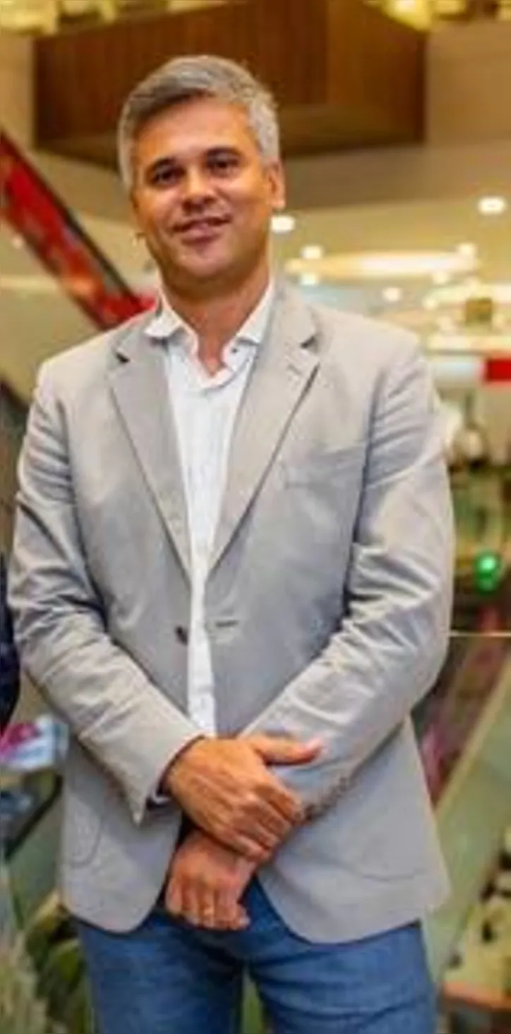 LEONARDO FRANCO, superintendente do Parque Shopping Maceió, recebe o reconhecimento pelas iniciativas realizadas pelo empreendimento, como a doação de 2000 máscaras para profissionais de saúde de Maceió

