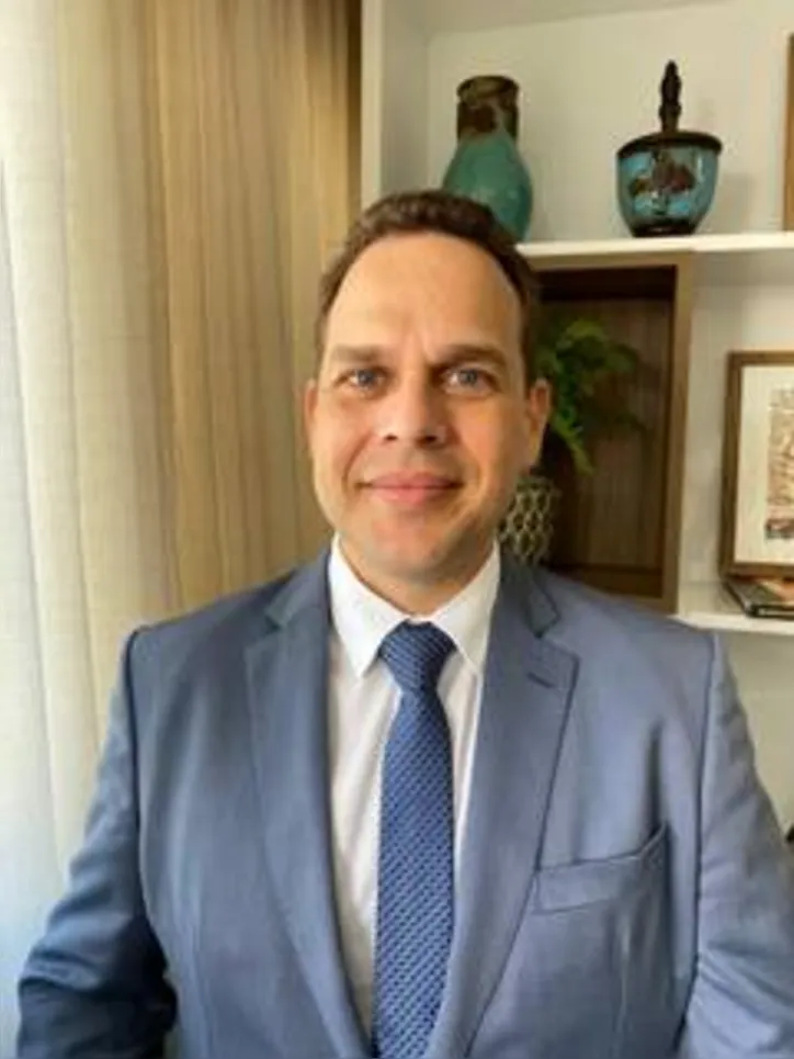 O advogado Felipe Lins foi nomeado presidente do Tribunal de Ética da Oordem dos Advogados do Brasil em Alagoas (OAB/AL), onde já desempenhava o cargo de vice-presidente. Com vasta experiência na matéria e com a expertise adquirida nos muitos anos de dedicação à classe, sem duvidas desempenhará com excelência tão importante função.

