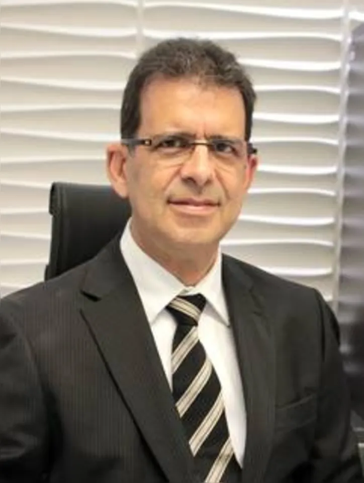 Artur Gomes Neto, diretor médico da Santa Casa de Maceió, celebra idade nova nesta segunda-feira (27) e recebe muitas homenagens por seu trabalho na gestão da linha de frente da instituição no combate à Covid-19