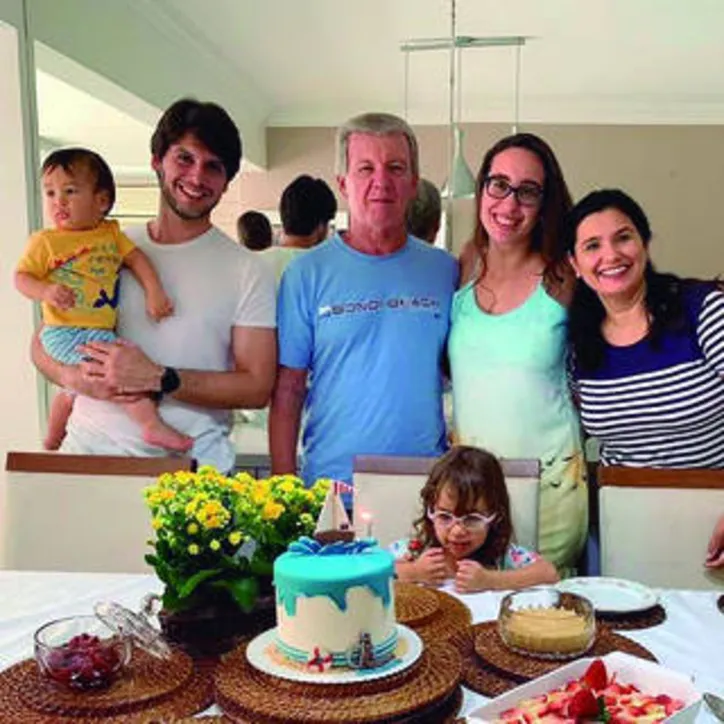 MARYTANIA MELRO brindou os 6.0 do husband, CARLINHOS - rodeados de filhos e netos