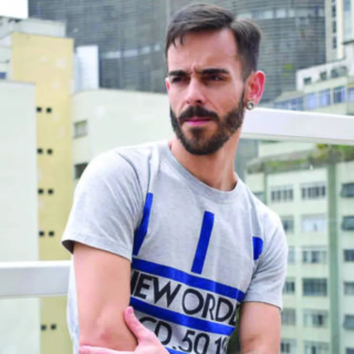 ... enquanto o artista plástico alagoano (radicado em SP) HEWAY VERÇOSA será felicitado hoje por mais um outono