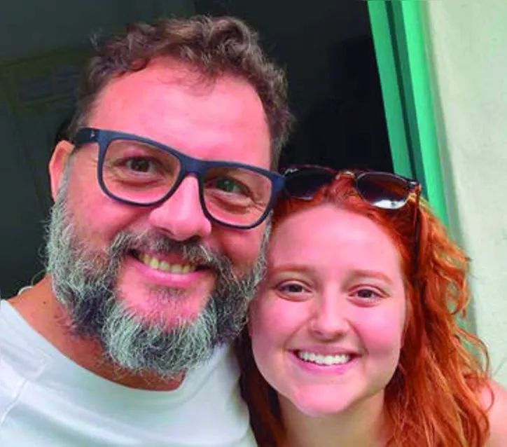 Mesmo de longe, WAGNER OMENA brindou o aniversário da herdeira, AMANDA LAVENÉRE