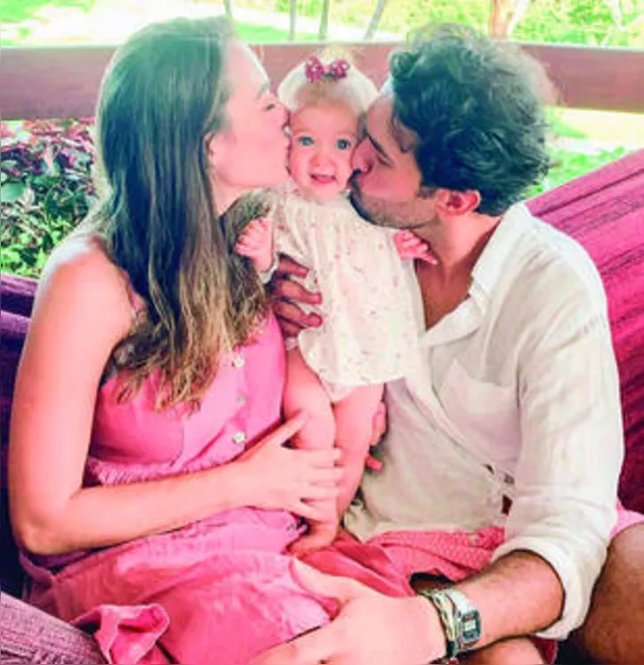 RAMONA ZANON+MAURÍCIO VASCONCELOS corujando a sweet ANINHA em seus 09 meses