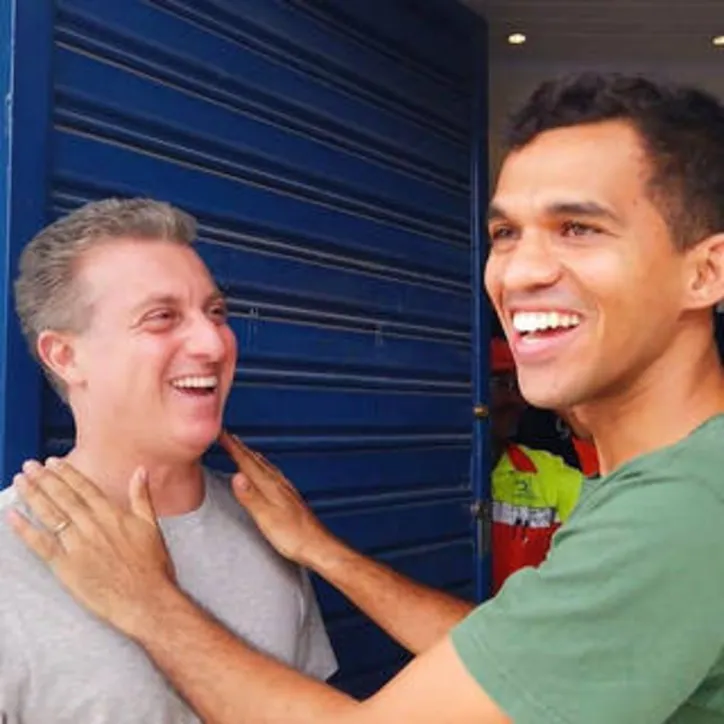 Exemplo de atuação no terceiro setor - à frente da ONG Manda Ver - CARLOS JORGE recebeu a visita, no Vergel, de Luciano Huck (antes da pandemia)