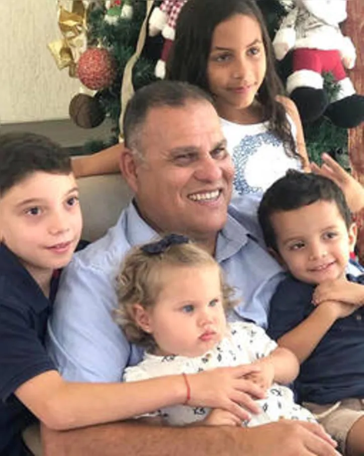 EDUARDO CANUTO corujando a fofíssima neta, Alice pelos seus 02 aninhos
