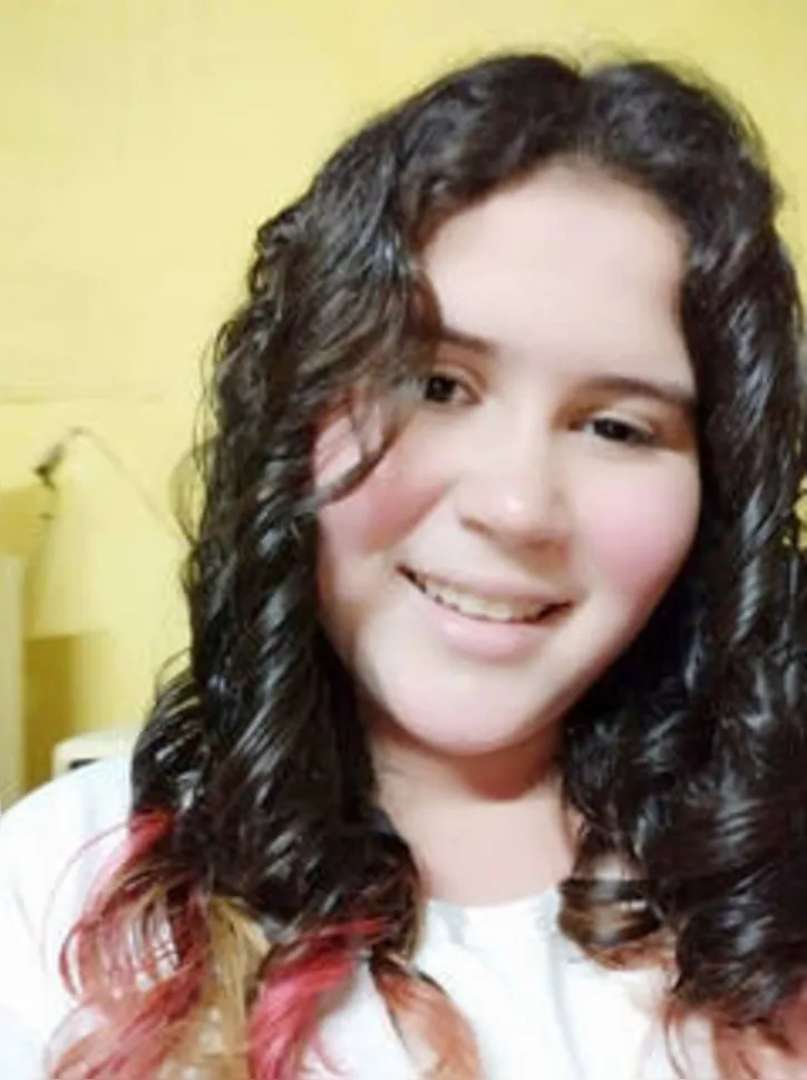 A influencer Menina MELL DA BIBLIOTECA comemora seus 13 anos - cada vez mais apaixonada pela Leitura