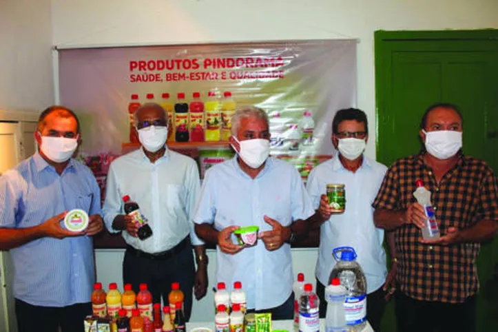 Diretoria de Pindorama apresenta demais produtos lançados no mix da cooperativa, a exemplo do álcool 70 líquido e gel