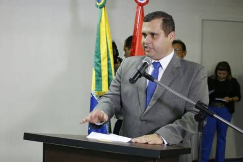 Imagem ilustrativa da imagem SECRETÁRIOS DEVEM DEIXAR OS CARGOS ATÉ O FINAL DA SEMANA