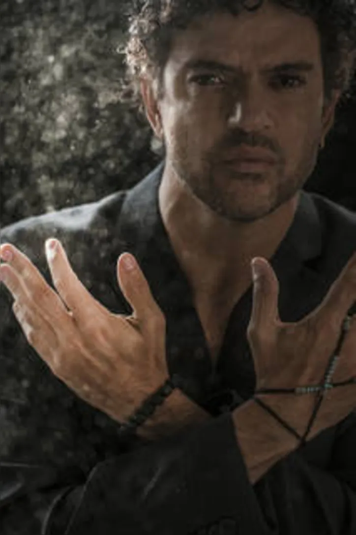 Cantor trará clima mais intimista para show em Maceió e garante repertório de sucessos