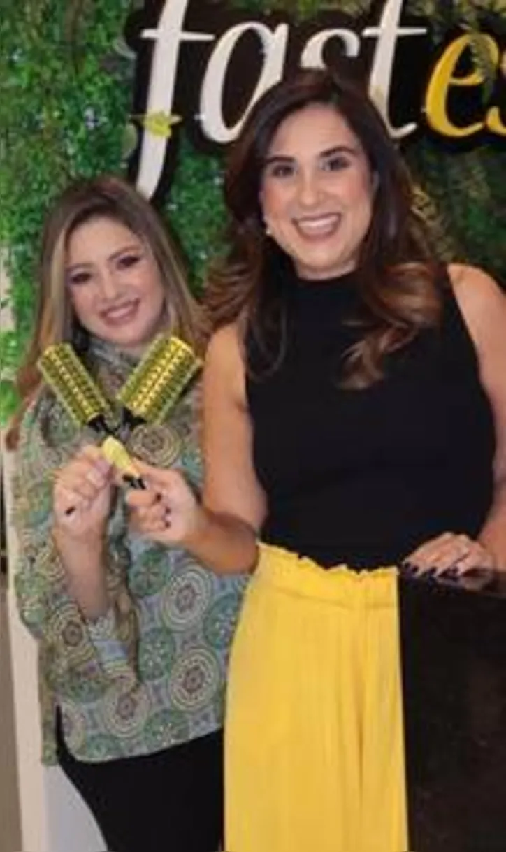 LILIAN LAMENHA e GEYSA CAMPELO, franqueadas da Fast Escova, apostam em novidades no segmento com serviços diferenciados

