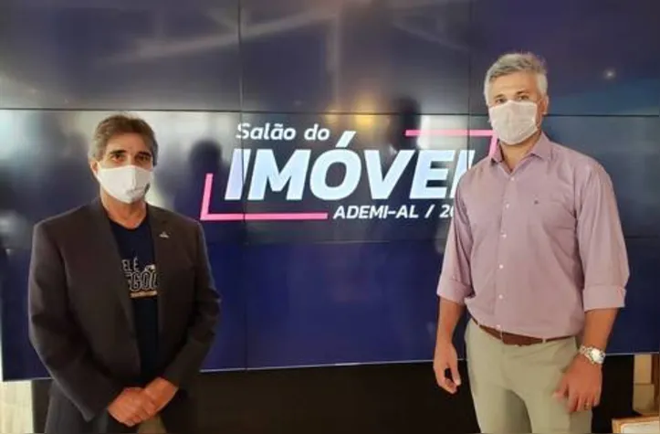 JUBSON UCHOA, presidente da Ademi-AL, e LEONARDO FRANCO, superintendente do Parque Shopping, durante lançamento do Salão do Imóvel 2020, que ocorrerá no período de 22 a 25 de outubro no shopping. O evento é mais uma das ações integrantes do movimento Imóvel é Mais Negócio