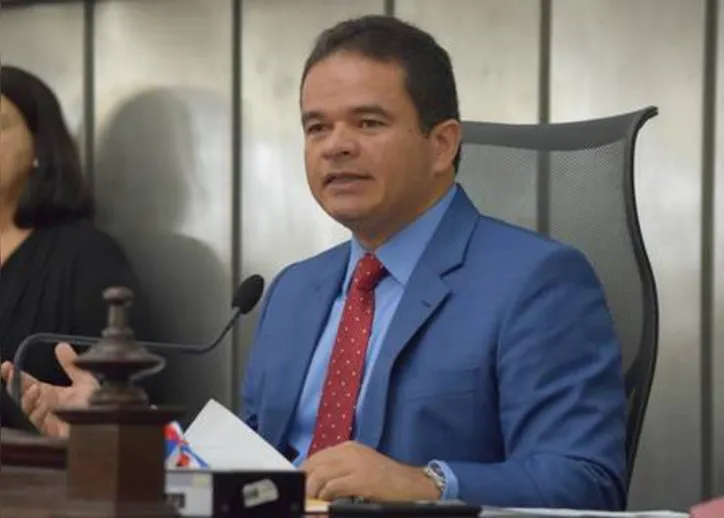 Deputado MARCELO VICTOR, Presidente do Poder Legislativo de Alagoas, ainda recebendo muitos cumprimentos pela nova idade, prepara o lançamento da nova edição do Memórias Legislativas, uma coletânea de vultos históricos que integram a trajetória do Estado
