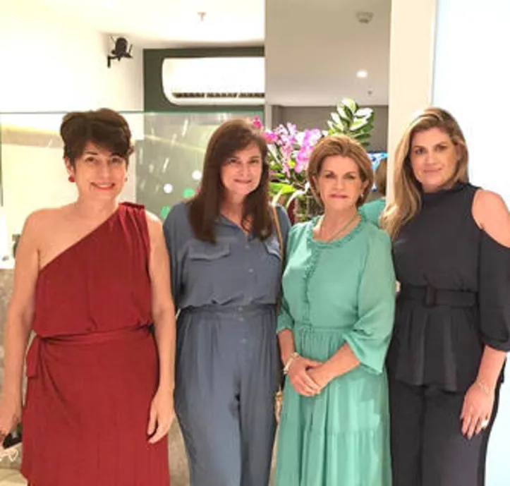 FERNANDA+ROSA GAIA recebem as arquitetas responsáveis pelo projeto, SANDRA LEAHY e CREUZA LIPPO