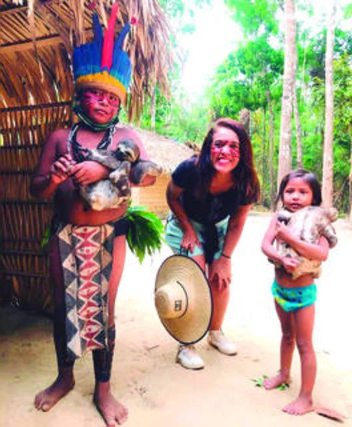 Já a também jornalista PATY BARROS fez pausa na diretoria da TV Mar para escape em plena Amazônia