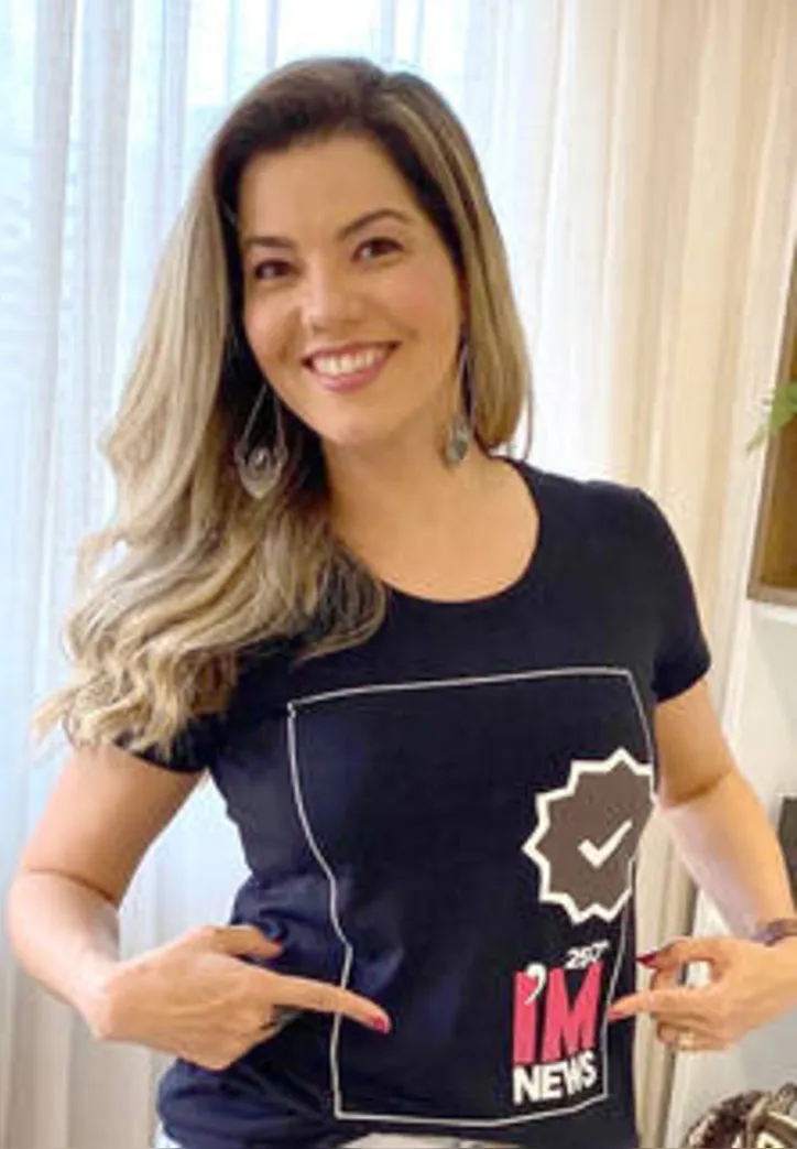 Representantes da arquitetura mais atuante no Estado, CRIS NUNES e MERCIA MARINHO emprestam faceta covergirl para a limited edition da linha de T-shirts VitsTee by Reserva - em comemoração às 250 edições desta coluna
