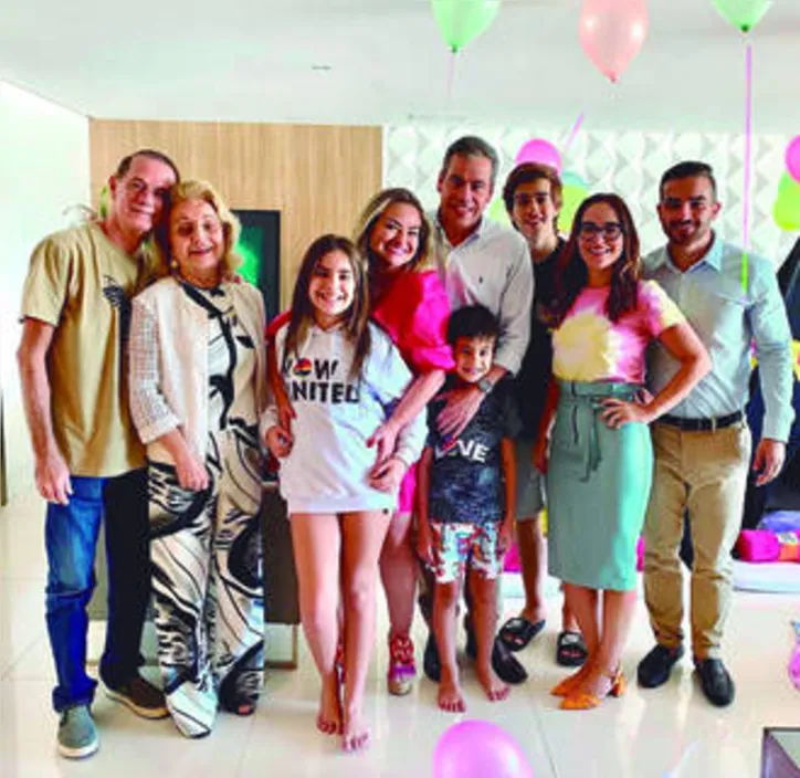A sweet LETÍCIA NUTELS NUNES brindou seus 10 anos ilhada do carinho da família