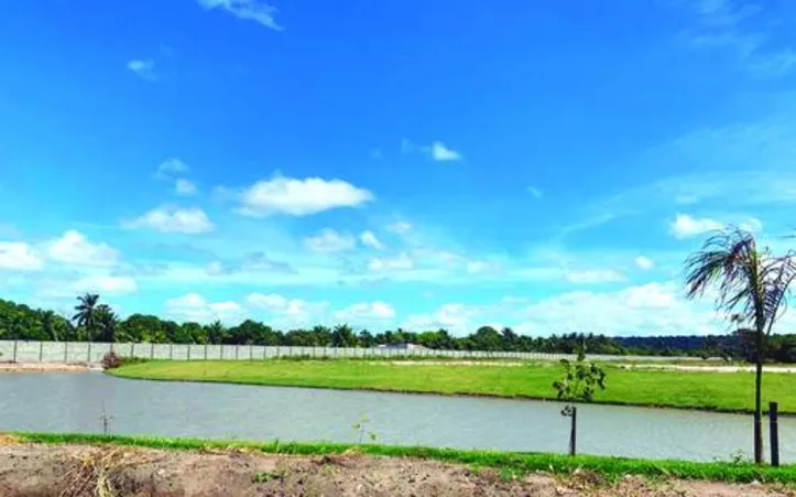 Um dos lagos exclusivos do Vista Lagoa, empreendimento que está sendo construído na Ilha de Santa Rita e que trouxe novo conceito de qualidade de vida