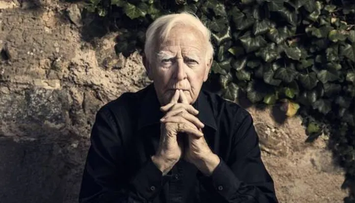 Maior escritor de suspenses de espionagem, Le Carré escreveu 25 romances