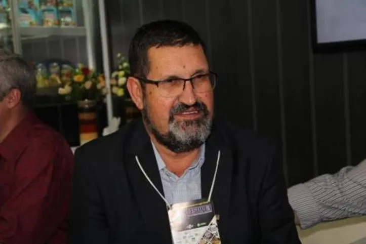 SÉRGIO MURILO, gerente Comercial e de Marketing do Grupo Coringa, ainda recebendo os parabéns pela passagem do seu aniversário, comemorado ontem (3)

