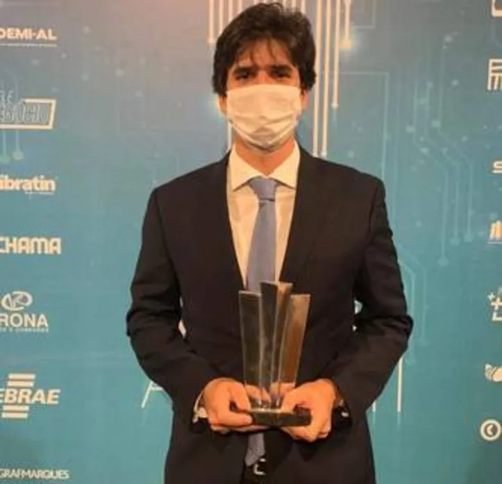 PEDRO FERNANDES, diretor da construtora Placic, celebra mais um Prêmio Master ADEMI, a mais importante premiação do mercado imobiliário alagoano