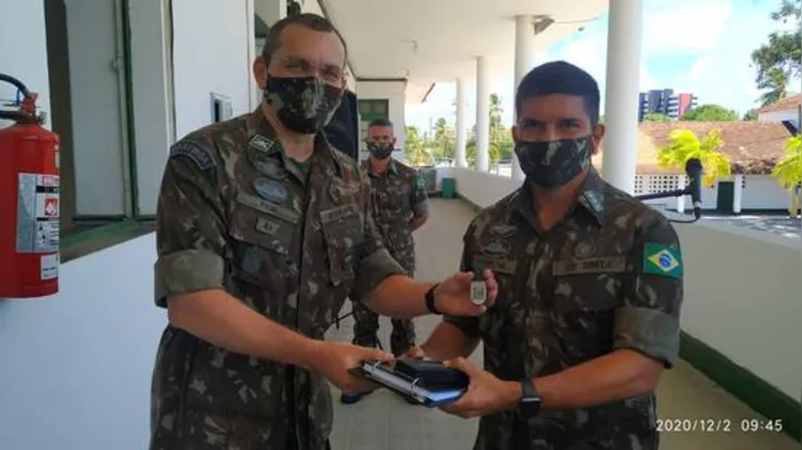 O tenente-coronel Rodrigo de Almeida Paim (esquerda) recebeu do coronel Cláudio Gadelha Fernandes, nessa sexta-feira (11), o comando do 59º Batalhão de Infantaria Motorizado (59º BIMtz). A solenidade militar ocorreu na sede da corporação e foi presidida pelo General de Brigada Alexandre Oliveira Cantanhede Lago, comandante da 10ª Brigada de Infantaria Motorizada, sediada no Recife-PE.