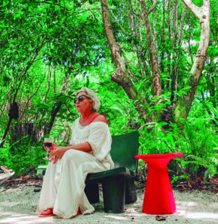 Atualmente em fase campestre, a decoradora EVA AMARAL foi a aniversariante mais lembrada da semana