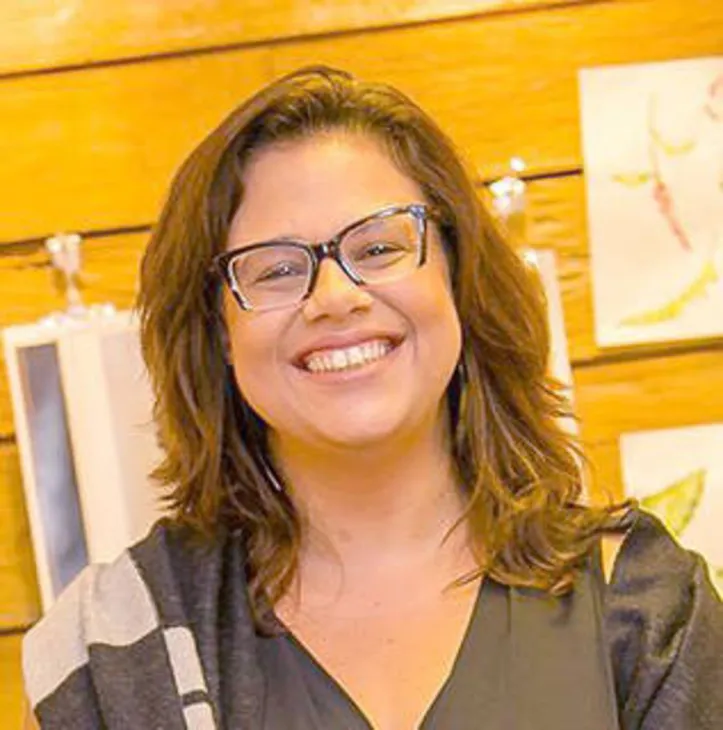 Pós-Graduada em Gestão de Negócios em Moda e com extensões em Branding, Antropologia do Consumo, Coolhunting e Gerenciamento de Projetos, PATRÍCIA RODRIGUES comanda a palestra: Varejo Online e Offline