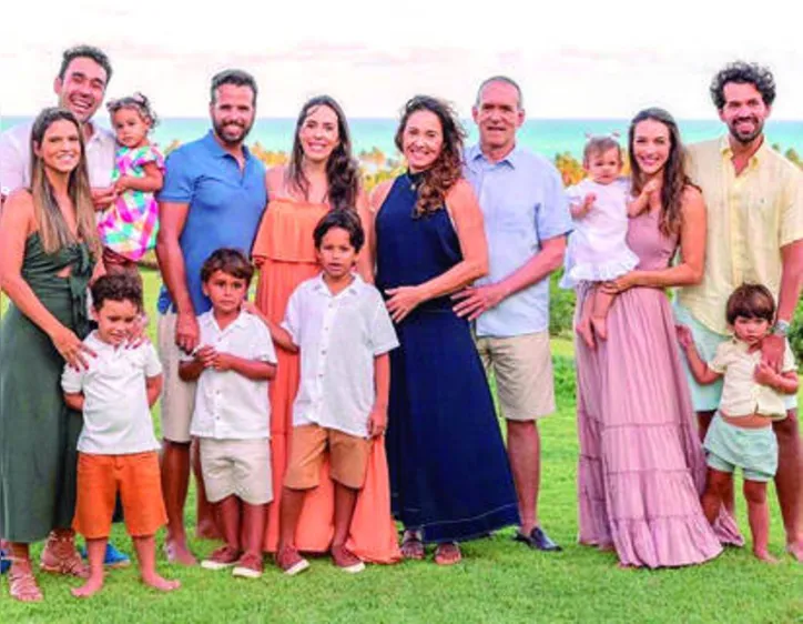 FAMÍLIA VASCONCELOS reunida para brindar o first bday da sweet ANNINHA